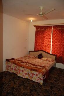 Hotel Fabulous Kashmir, Srinagar 4